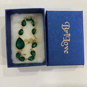 Emerald Green and Gold Women's
Teardrop Bracelet